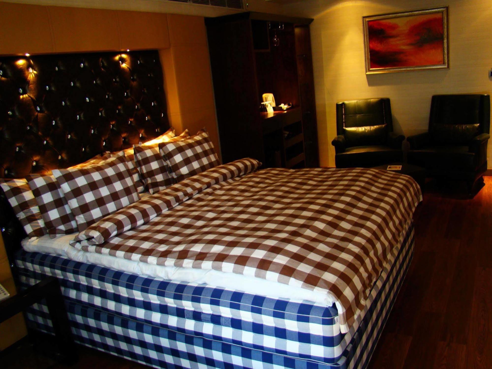 Hotel The Madison Nueva Delhi Exterior foto